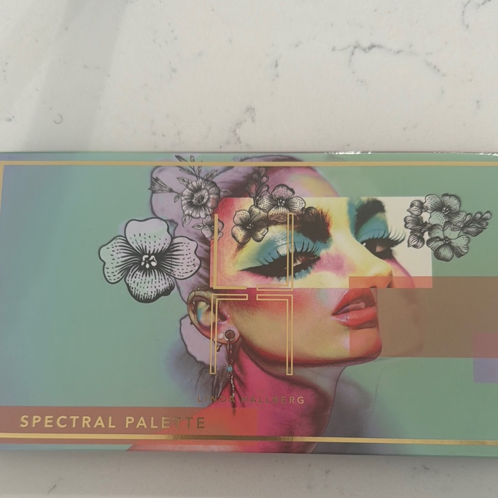 Spectral Palette - Vibrant Eyeshadow Collection
